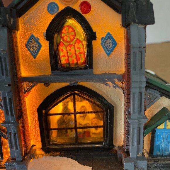 Vtg Holiday Time Christmas Village Church Lighted Window Scene Battery Opperated - Picture 5 of 12
